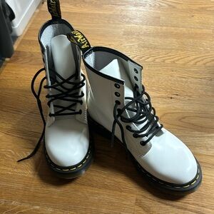 Dr. Martens Ladies 1460 8 Eye Smooth Boot - White